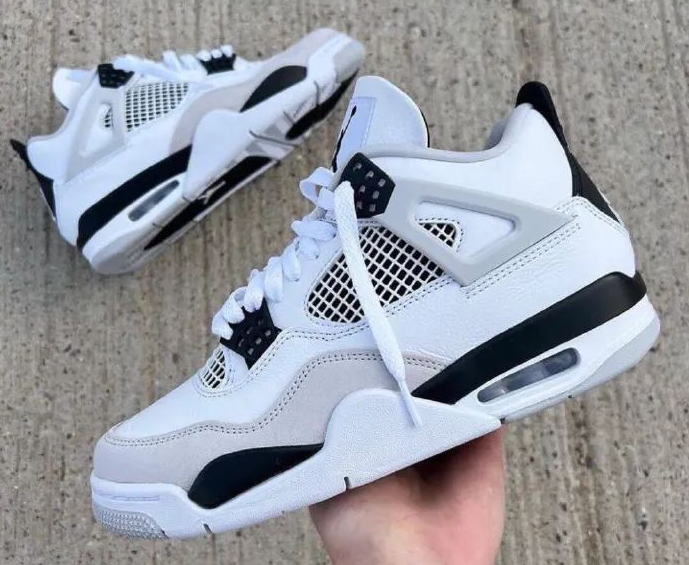 Jordan 4s